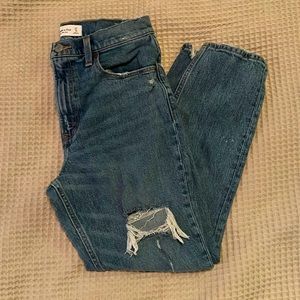 Abercrombie & Fitch High Rise Mom Jeans